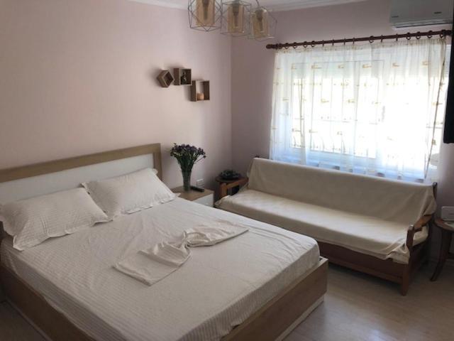 Itan'S Apartment-Lovely Guest Apartment In Center Tirana Eksteriør billede
