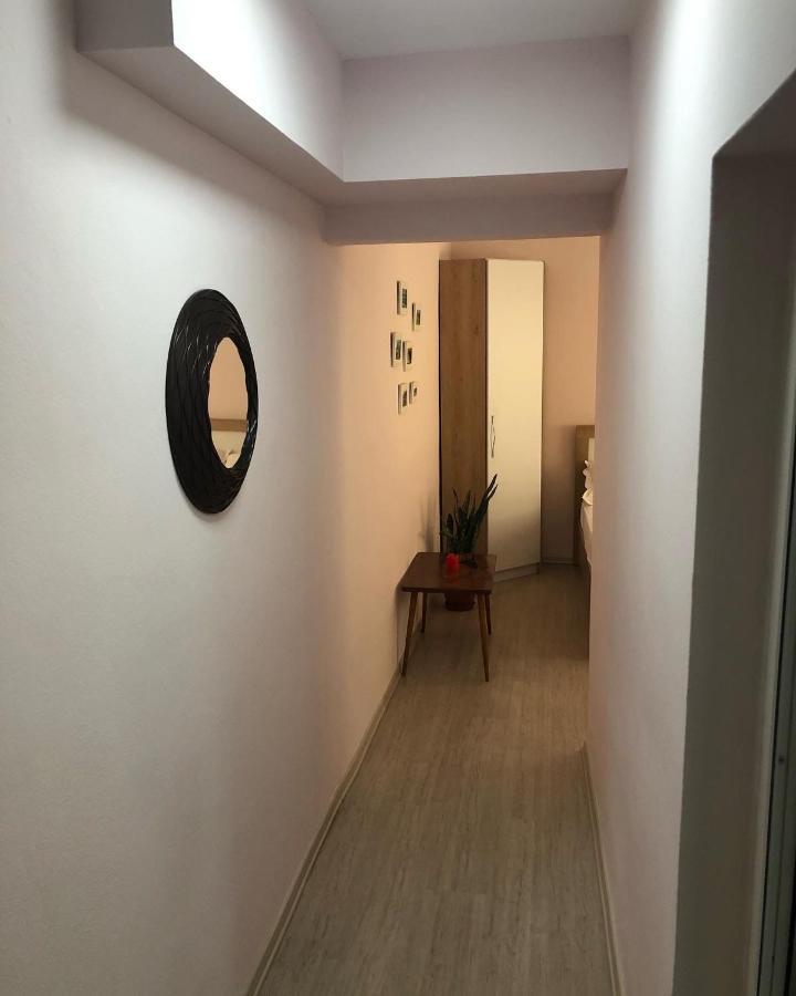 Itan'S Apartment-Lovely Guest Apartment In Center Tirana Eksteriør billede